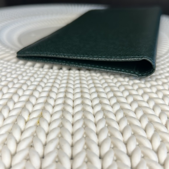 Louis Vuitton Taiga Porte-Chequier Cartes Credit Wallet - Picture 4 of 11